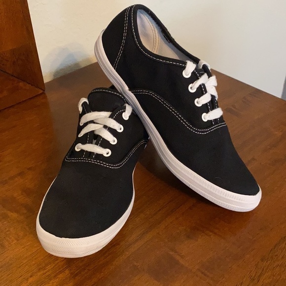 Keds Champion CVO canvas black and white size 4 M - Picture 2 of 12